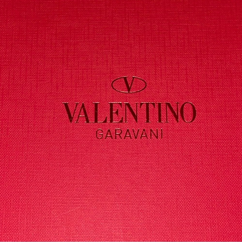 Valentino Garavani Vibrant Red box